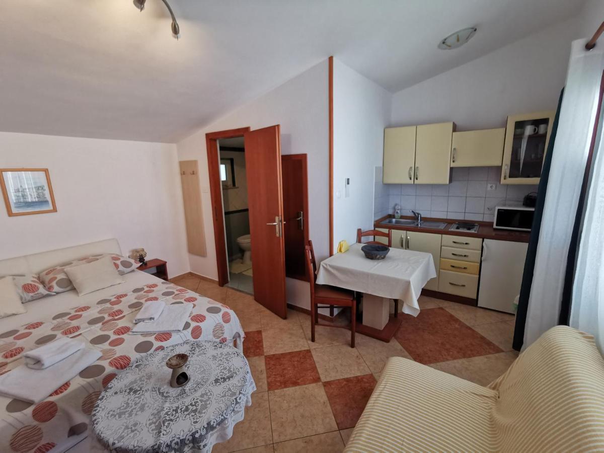 Studio Apartments Jasminka 塞尔瑟 外观 照片
