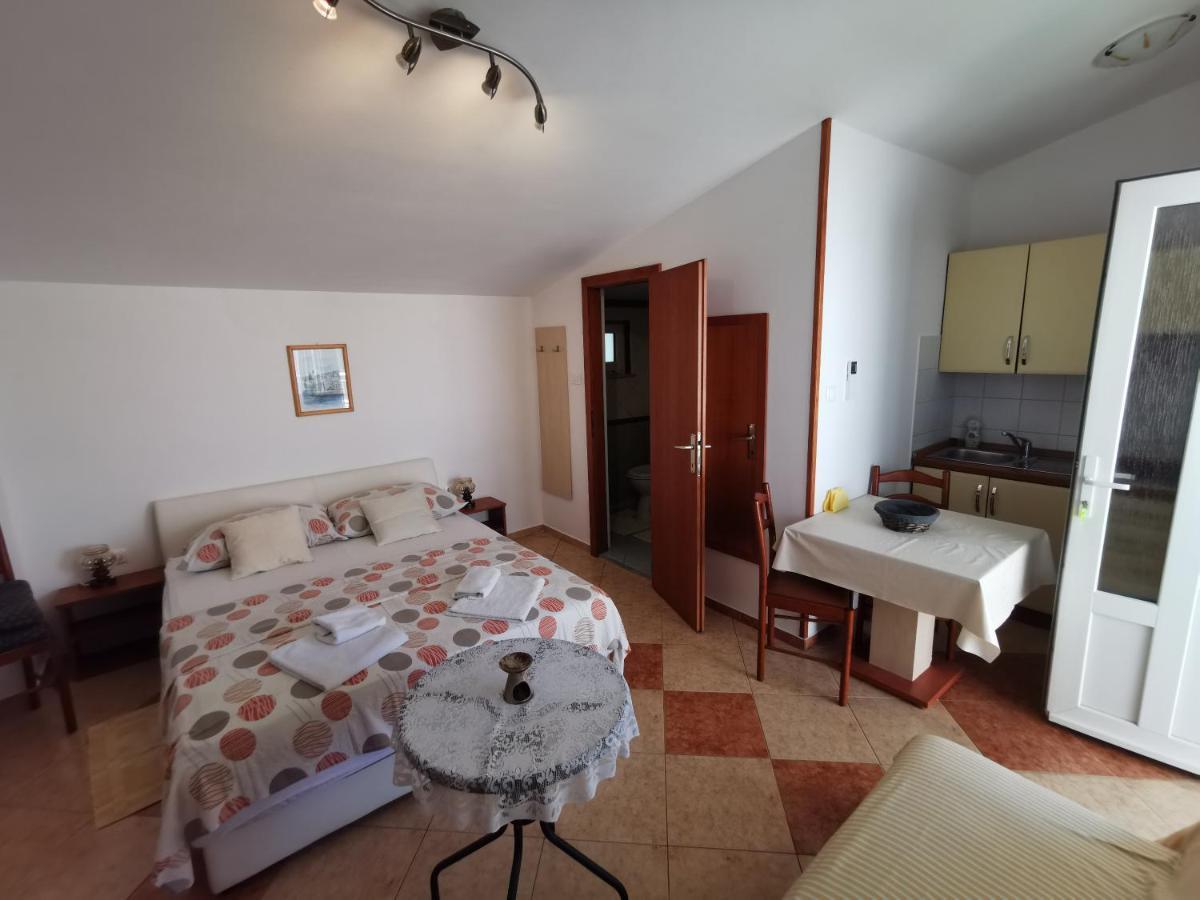 Studio Apartments Jasminka 塞尔瑟 外观 照片