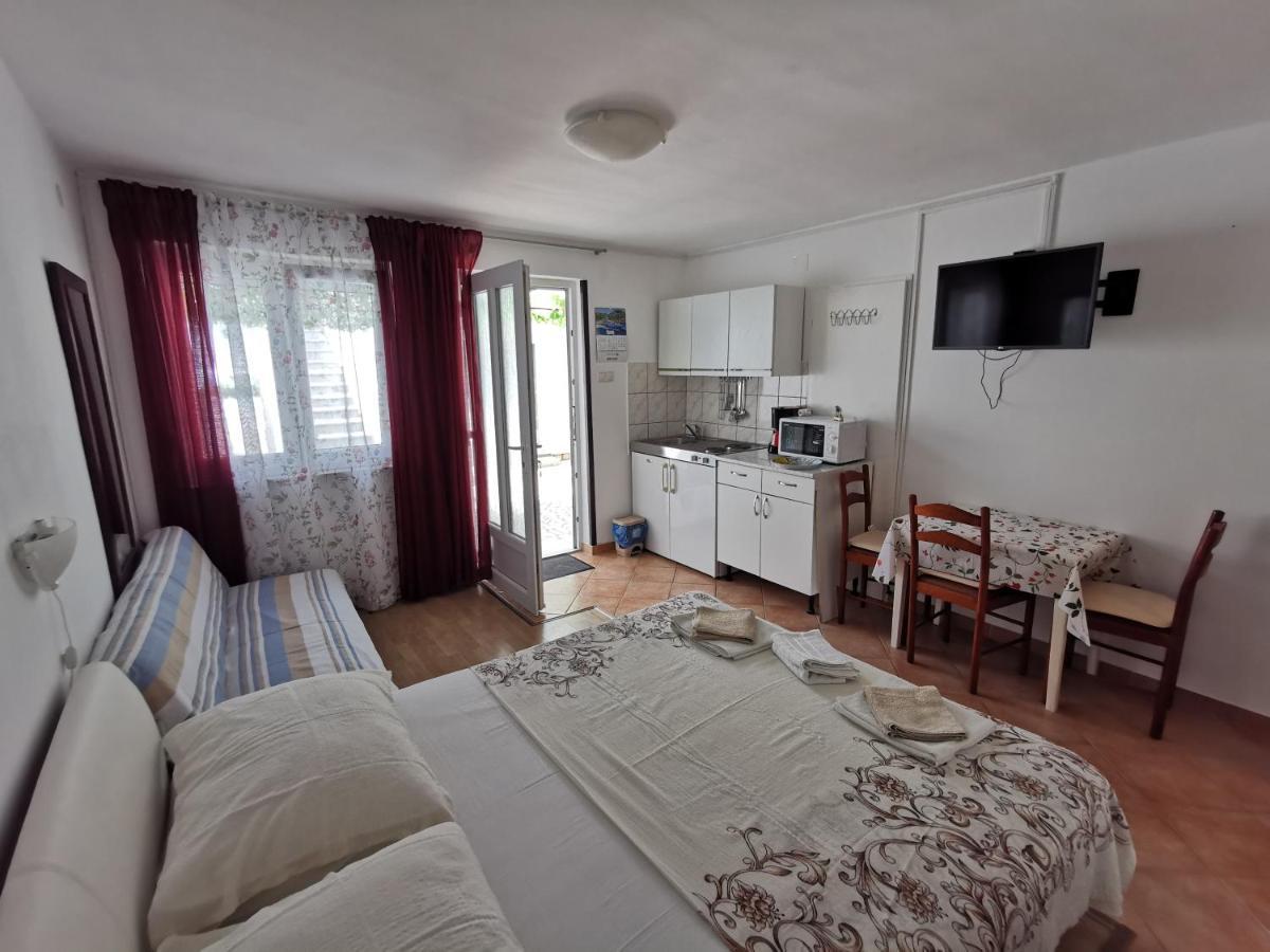 Studio Apartments Jasminka 塞尔瑟 外观 照片