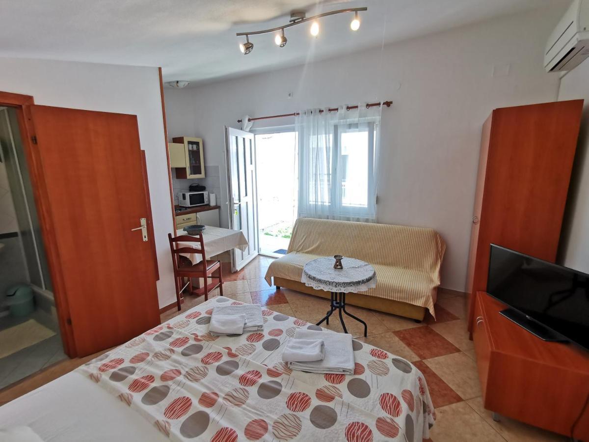 Studio Apartments Jasminka 塞尔瑟 外观 照片